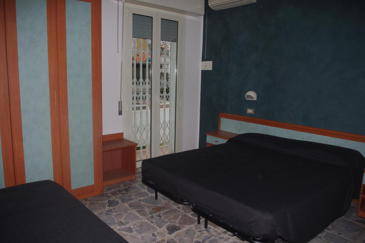 Hotel Costanza Cesenatico Esterno foto