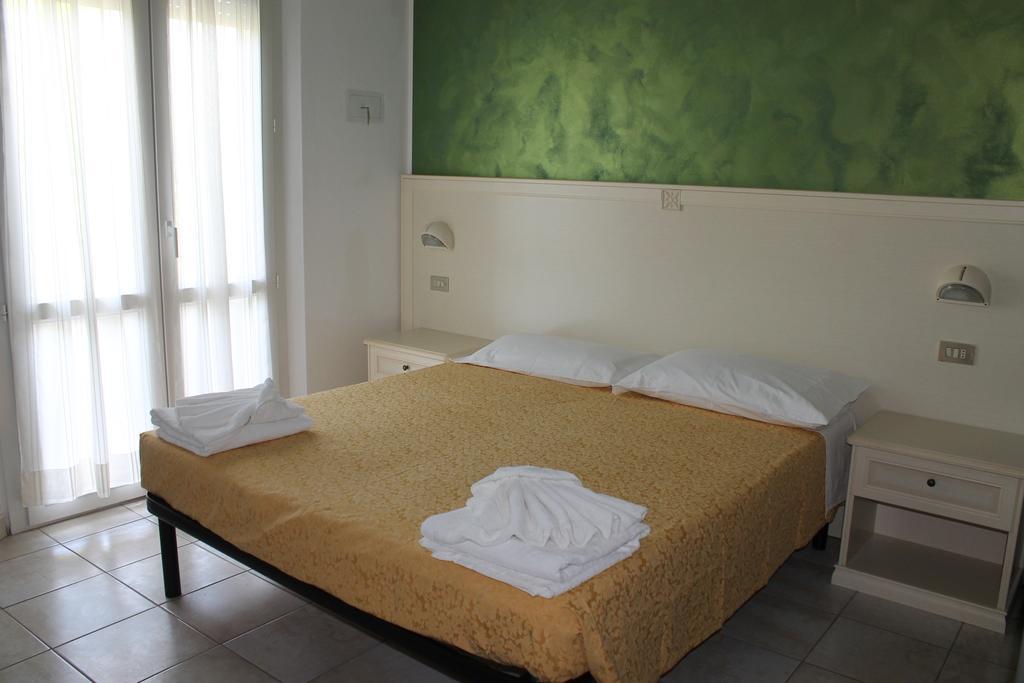 Hotel Costanza Cesenatico Camera foto