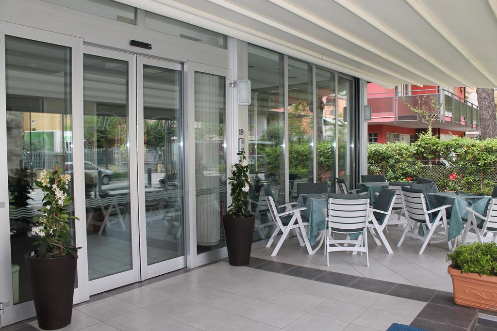 Hotel Costanza Cesenatico Esterno foto