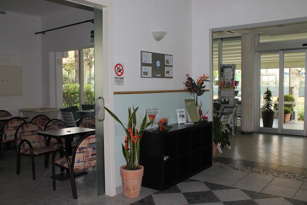 Hotel Costanza Cesenatico Esterno foto
